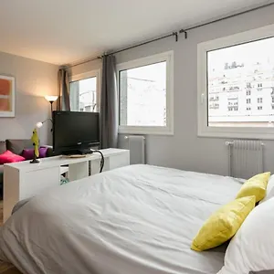 Nicely Decorated Modern Studio Near The Eiffel Tower - - Welkeys Apartment